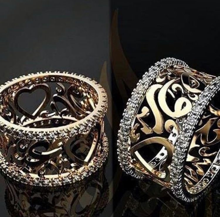 Calligraphy ring with diamonds
